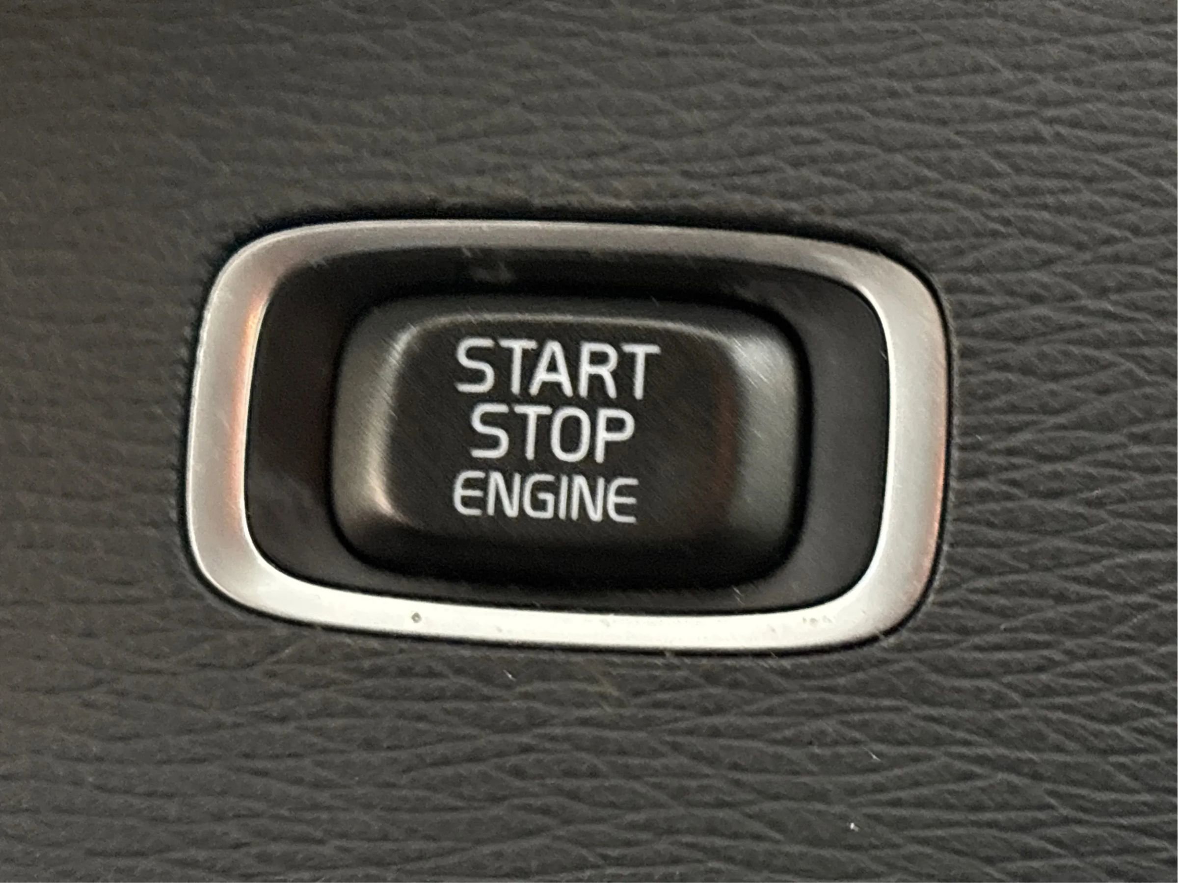 Used 2017 Volvo S60 T5 Inscription image 40