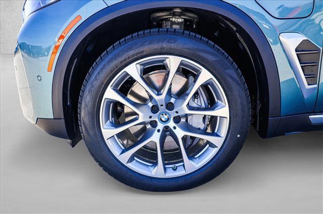 Certified 2025 BMW X5 xDrive50e w/ Parking Assistance Package image 9