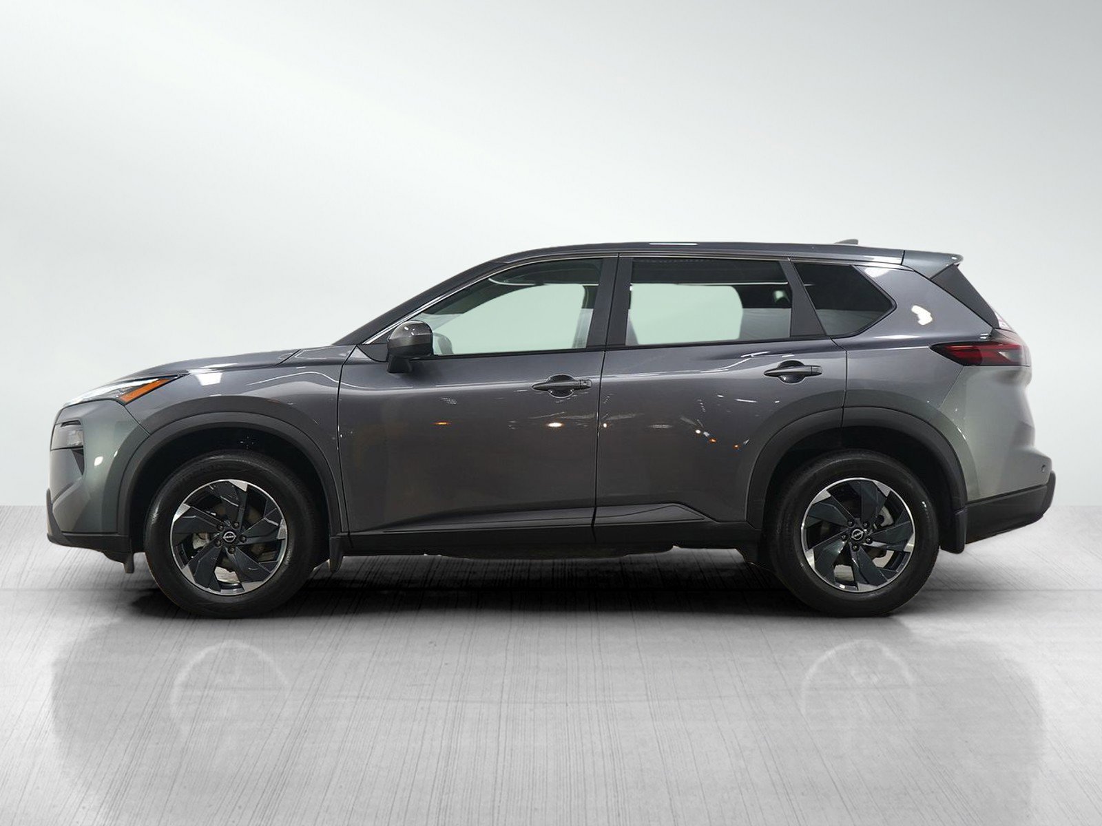 Used 2025 Nissan Rogue SV image 2