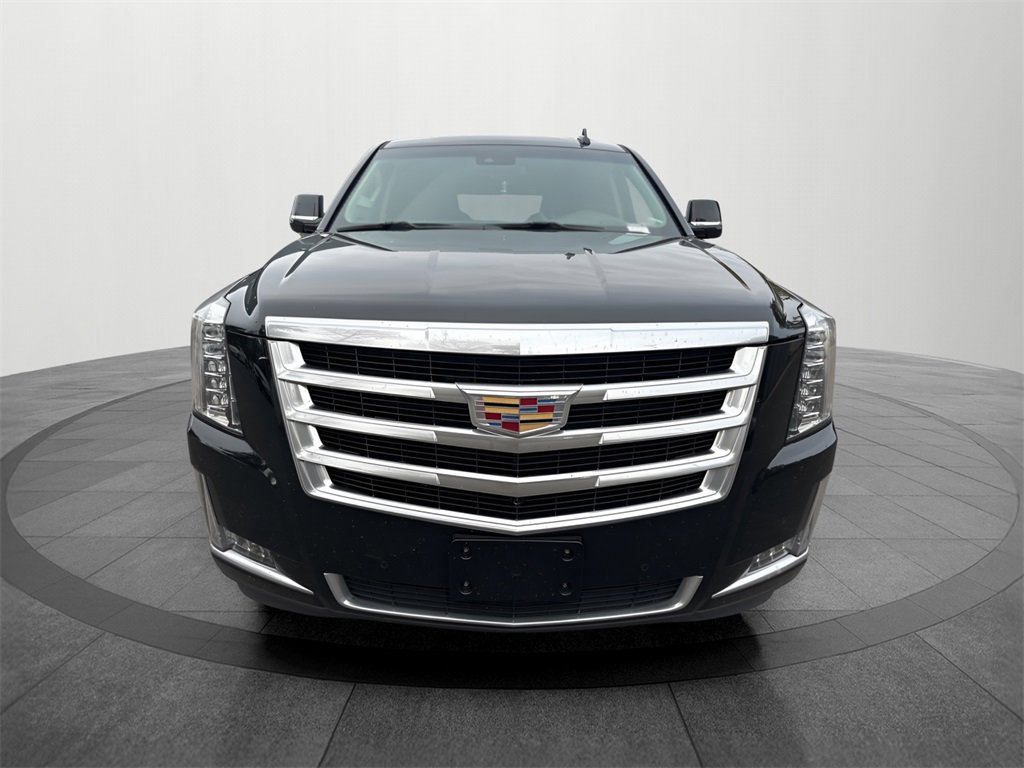 Used 2019 Cadillac Escalade ESV Luxury image 2