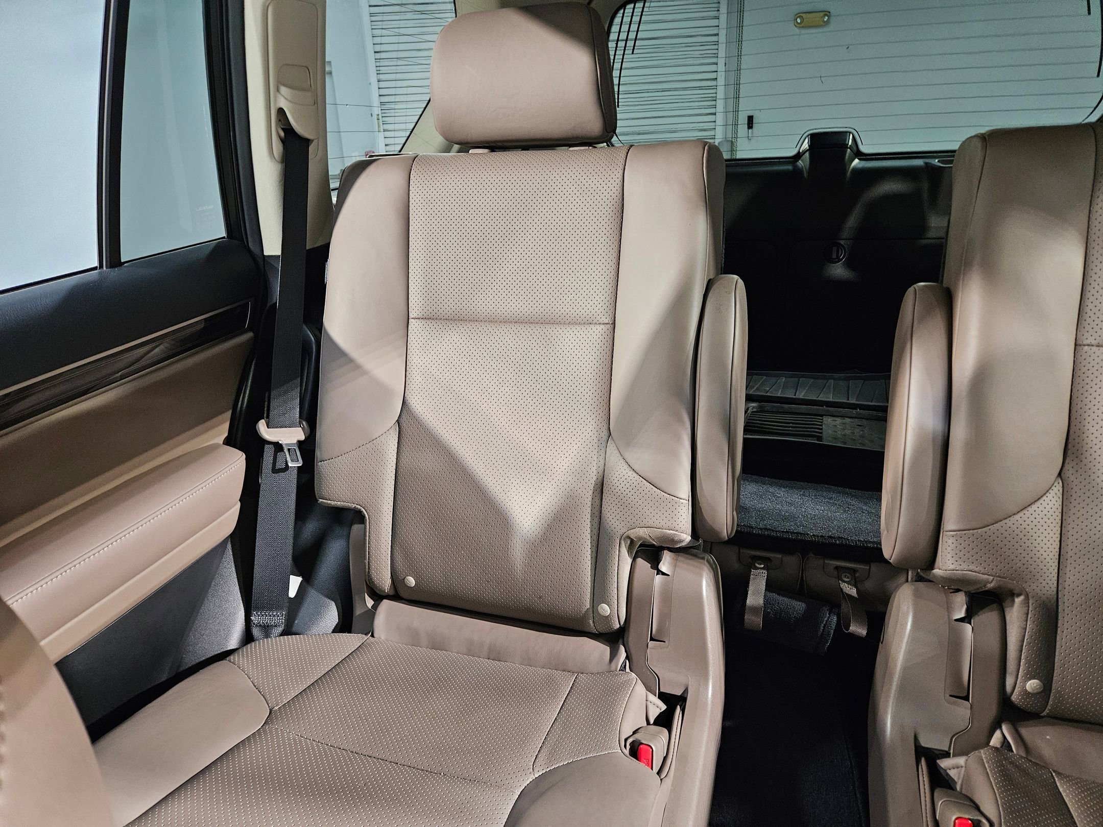 Used 2021 Lexus GX 460 Luxury w/ Sport Design Package AWD/4WD image 12