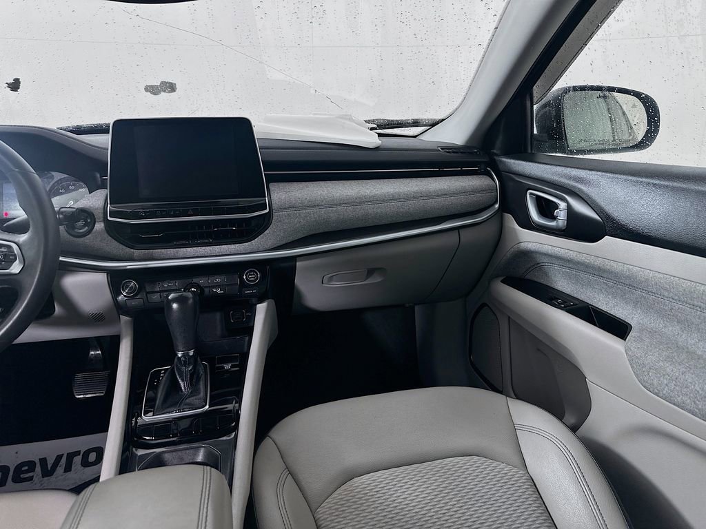 Used 2022 Jeep Compass Latitude image 21