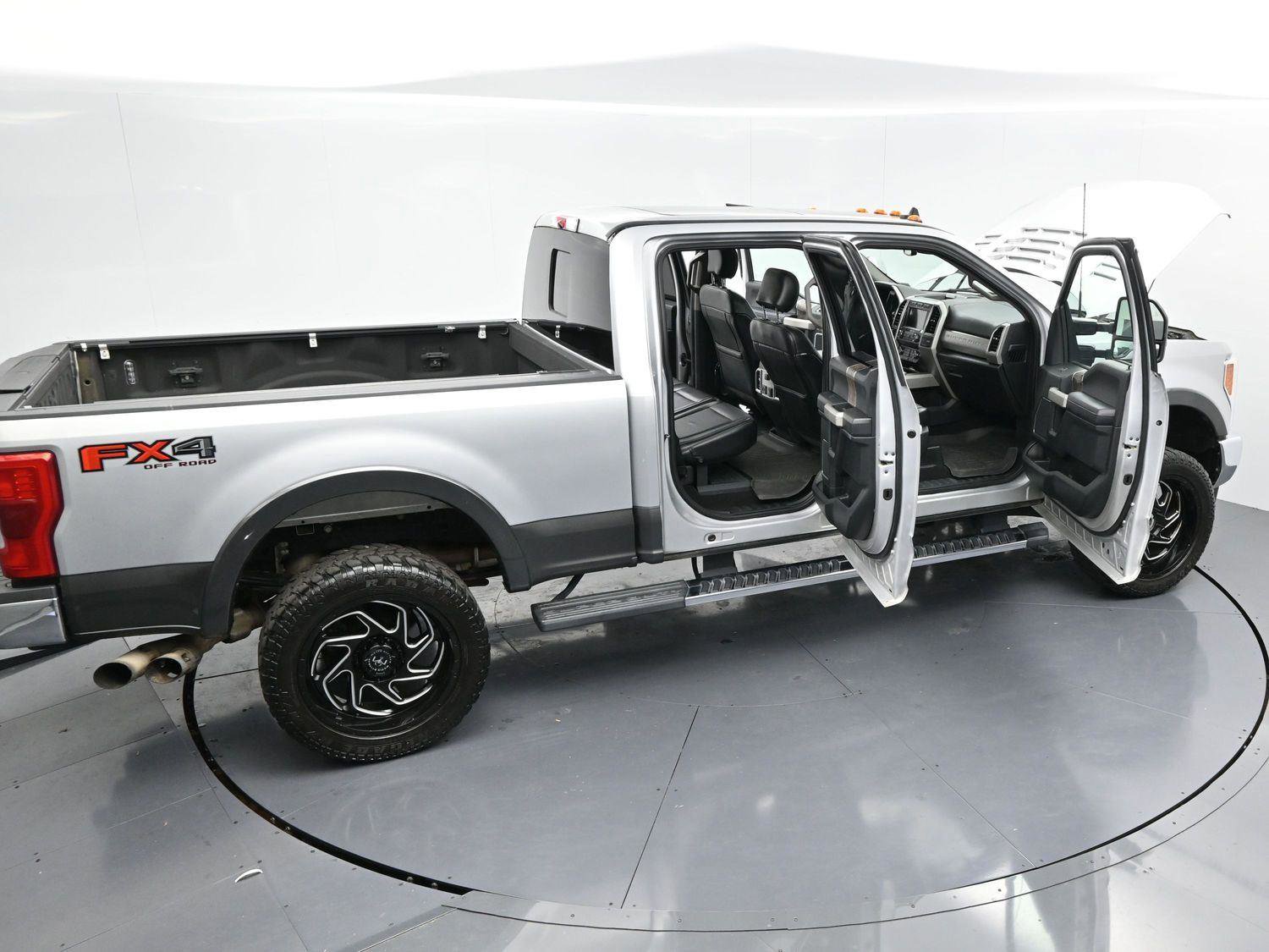Used 2019 Ford F250 Lariat w/ Lariat Ultimate Package image 46