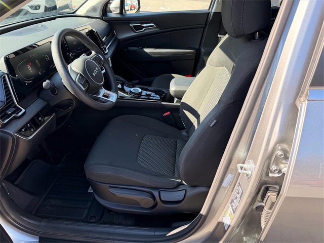 Used 2024 Kia Sportage LX image 7