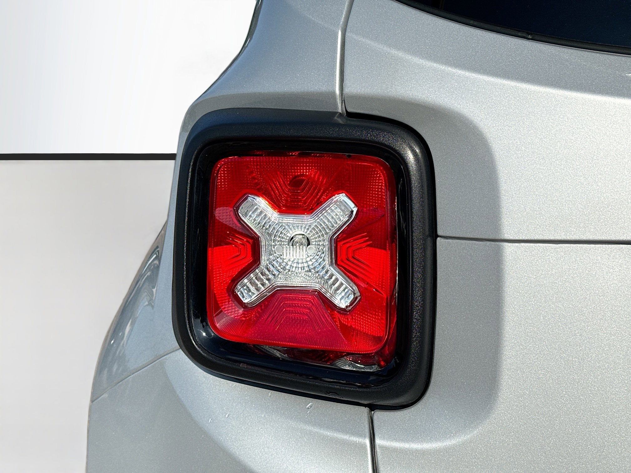 Used 2020 Jeep Renegade Latitude image 10