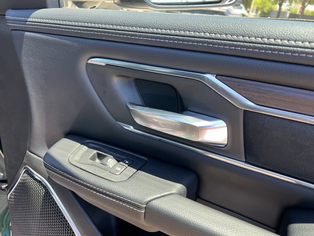 New 2026 RAM 1500 Laramie AWD/4WD image 17