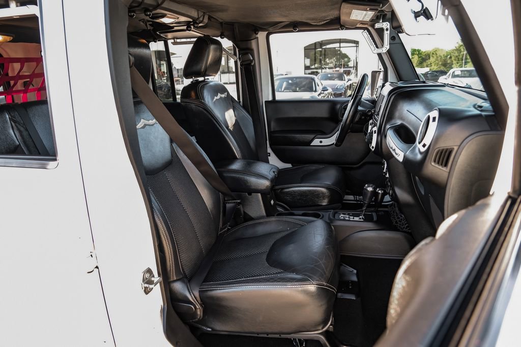 Used 2015 Jeep Wrangler Unlimited Sahara w/ Quick Order Package 24X image 33