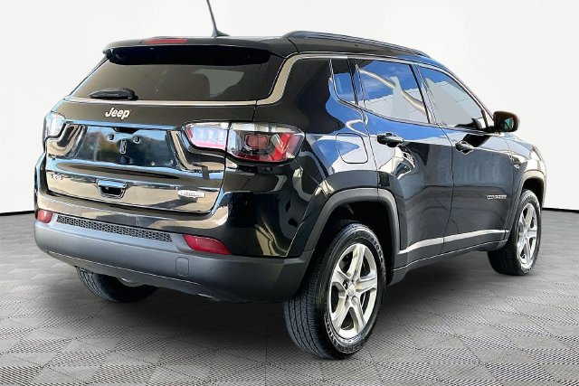 Used 2024 Jeep Compass Latitude AWD/4WD image 5