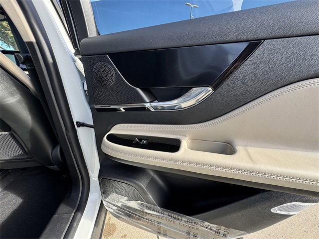 New 2026 Lincoln Corsair Premiere image 14