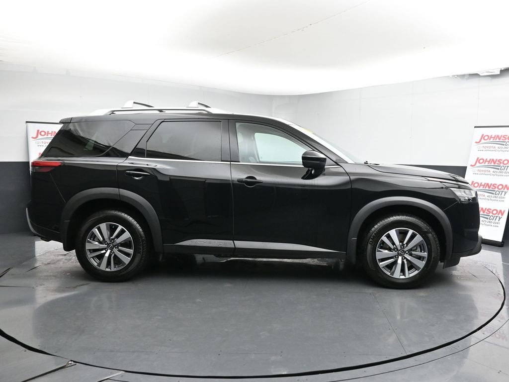 Used 2023 Nissan Pathfinder SL image 9