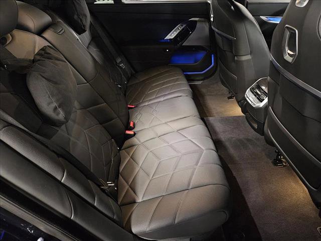 Used 2025 BMW i7 xDrive60 image 19