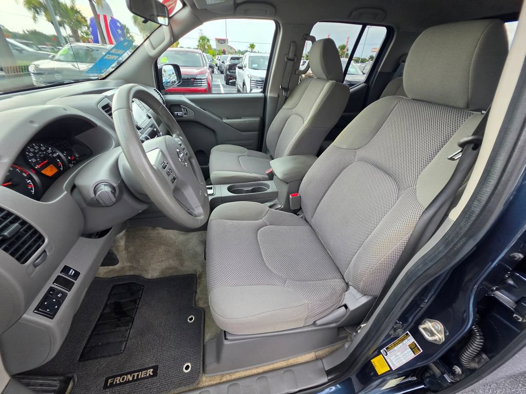 Used 2018 Nissan Frontier SV RWD image 13
