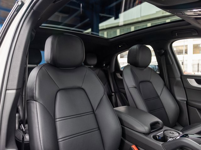 New 2026 Porsche Cayenne Coupe image 33