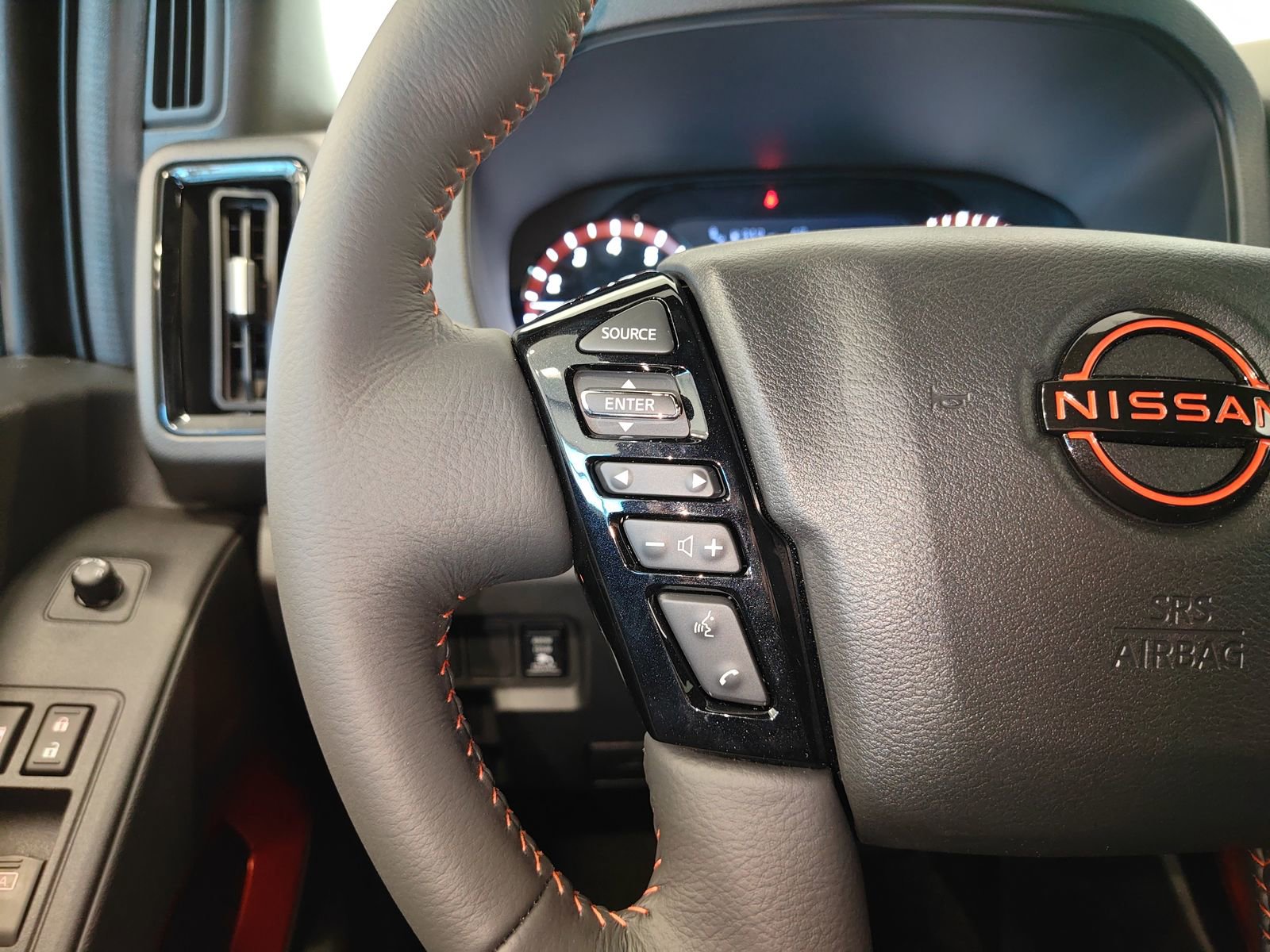 New 2026 Nissan Frontier PRO-4X w/ Pro-4x Convenience Package AWD/4WD image 18