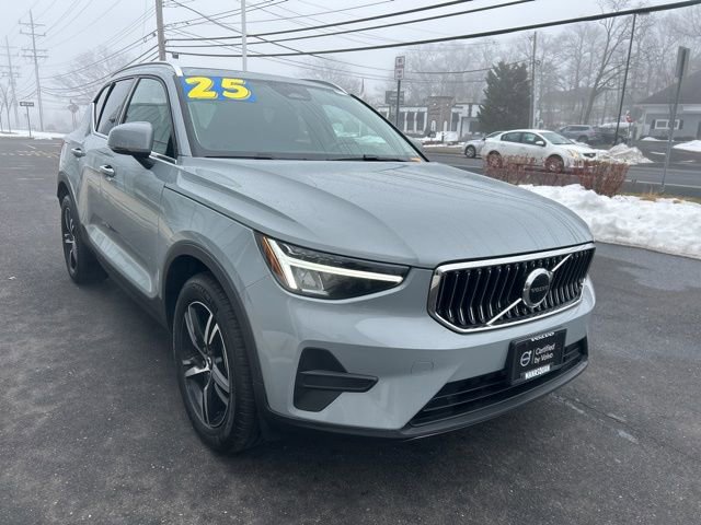 Certified 2025 Volvo XC40 B5 Core image 6