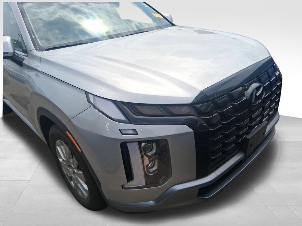 Used 2023 Hyundai Palisade SE AWD/4WD image 2