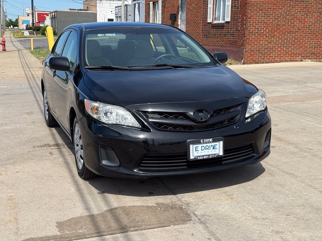 Used 2012 Toyota Corolla LE FWD image 3