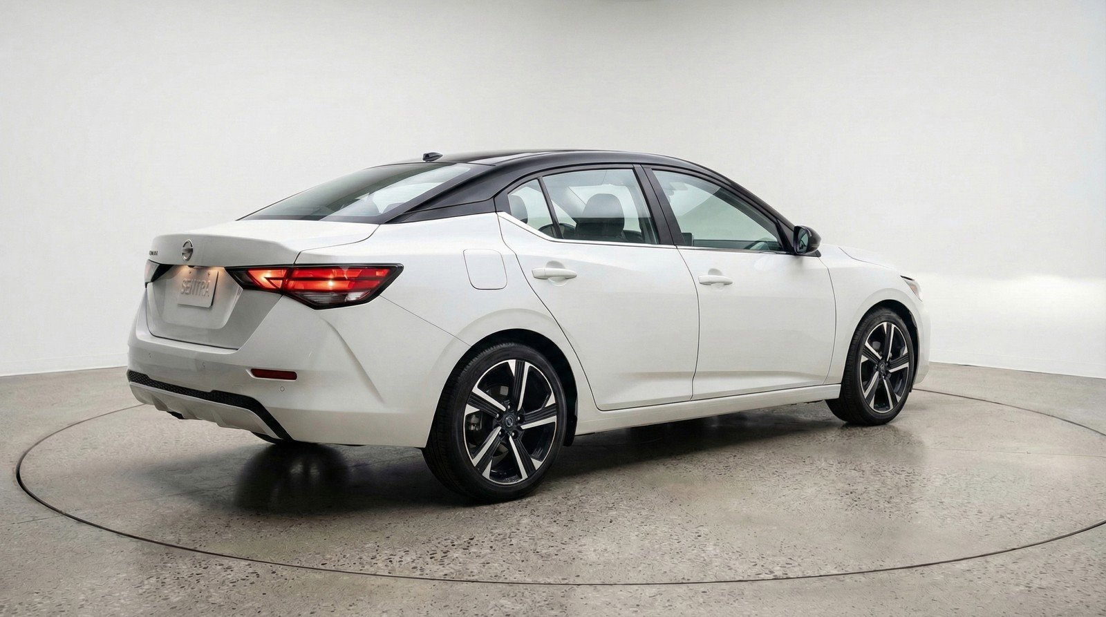 Used 2025 Nissan Sentra SV FWD image 9