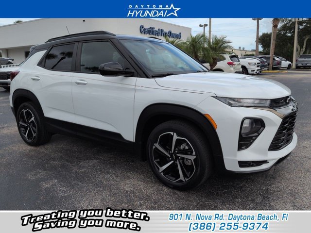 Used 2023 Chevrolet TrailBlazer RS w/ Sun and Liftgate Package FWD image 1