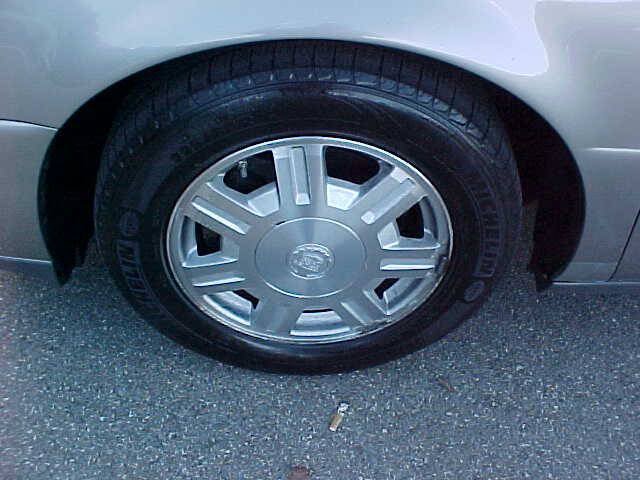 Used 2004 Cadillac De Ville FWD image 5