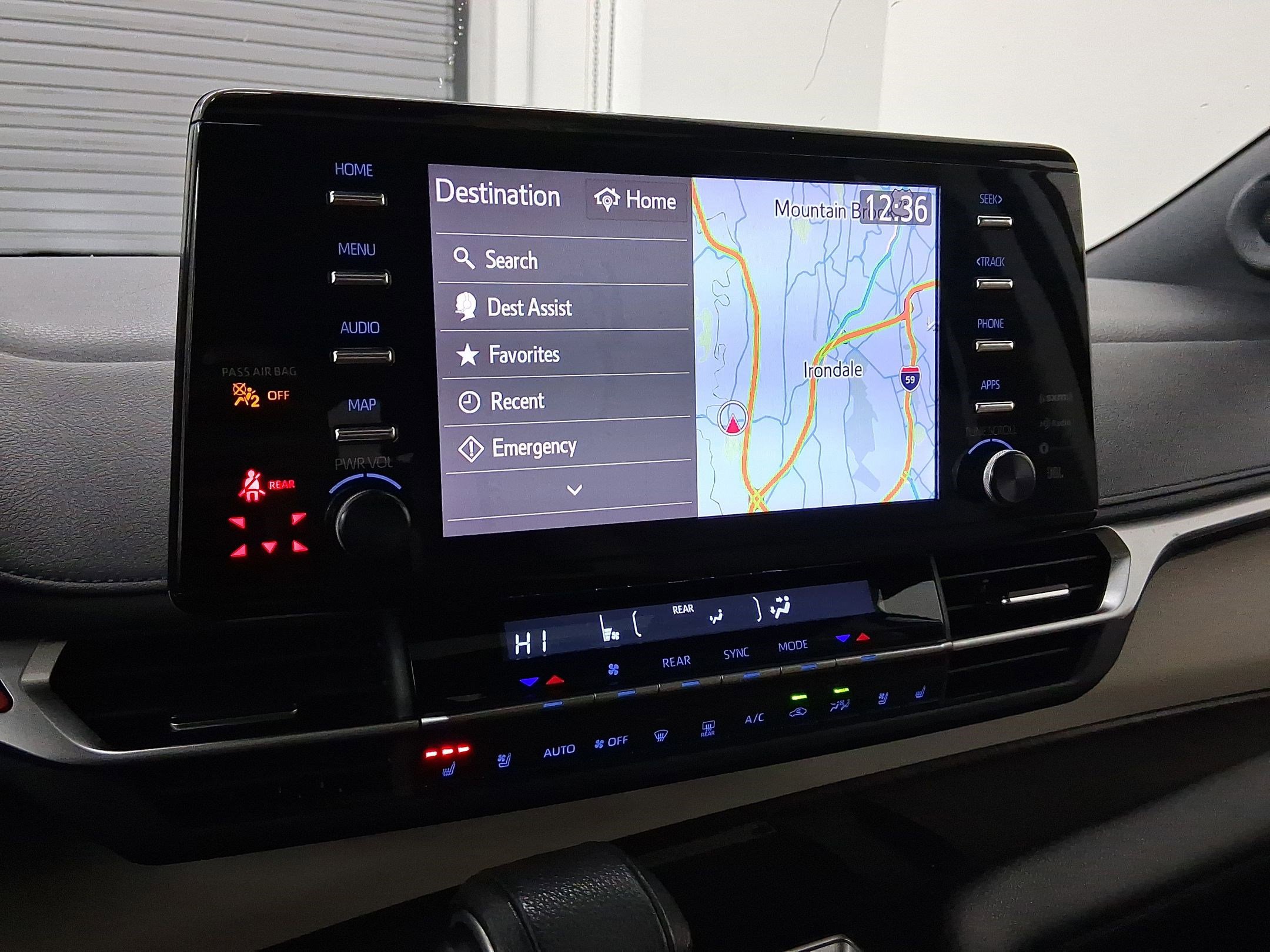 Used 2021 Toyota Sienna Limited image 25