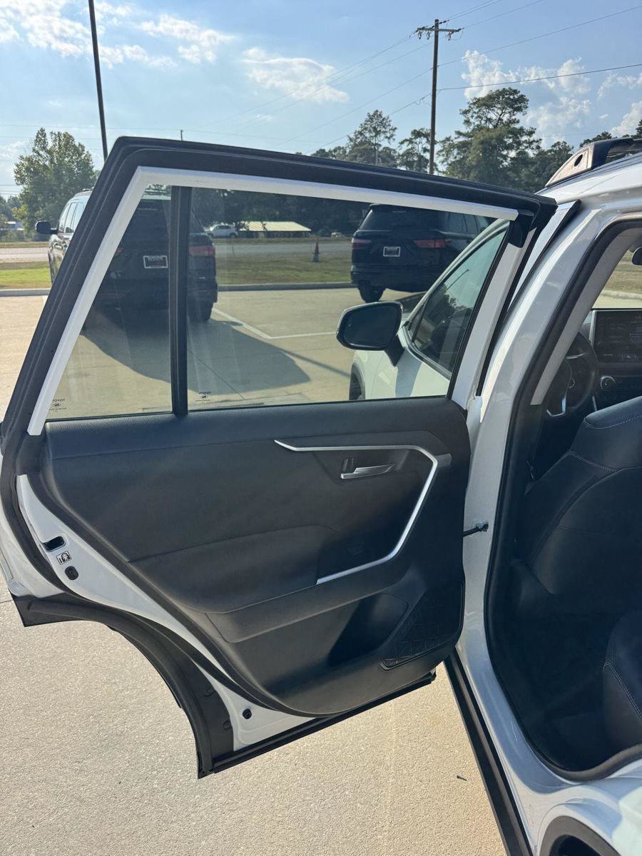 Used 2020 Toyota RAV4 XLE Premium FWD image 13