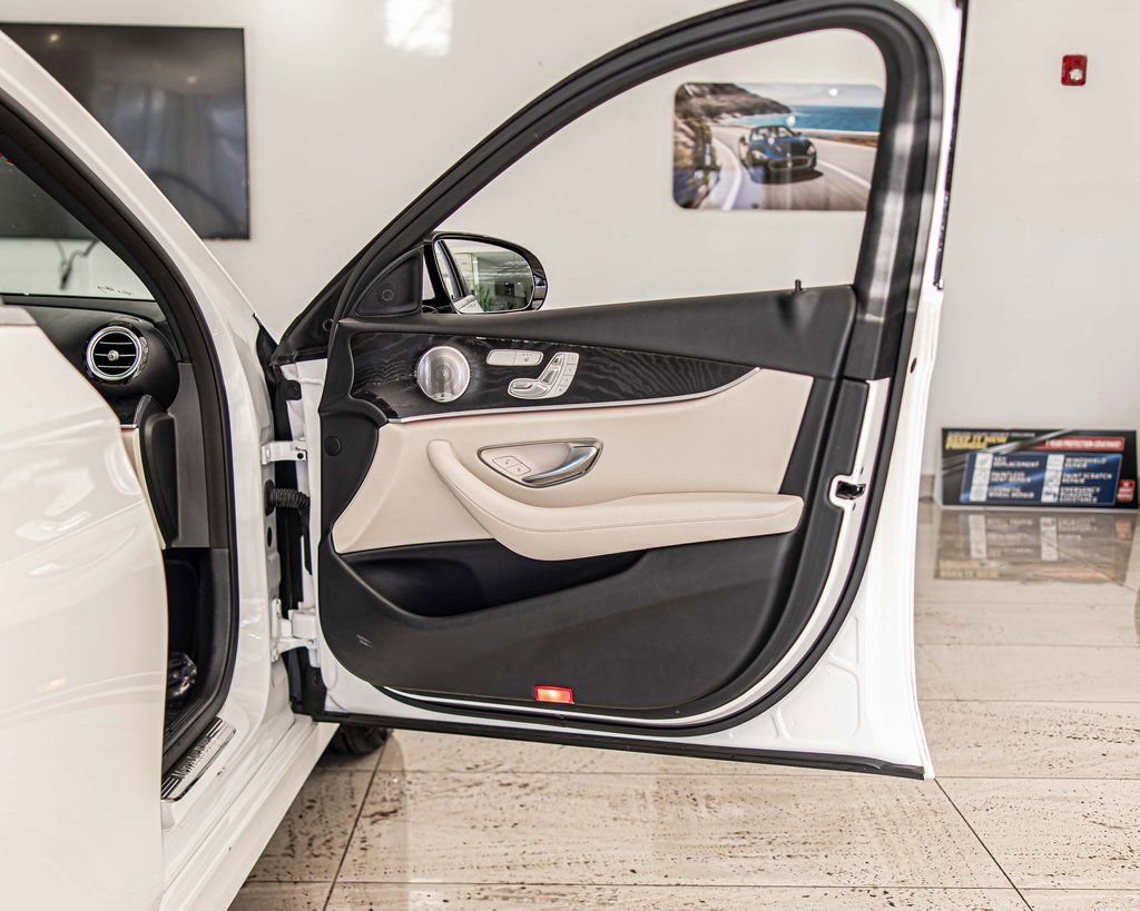 Used 2018 Mercedes-Benz E 400 4MATIC Sedan image 41