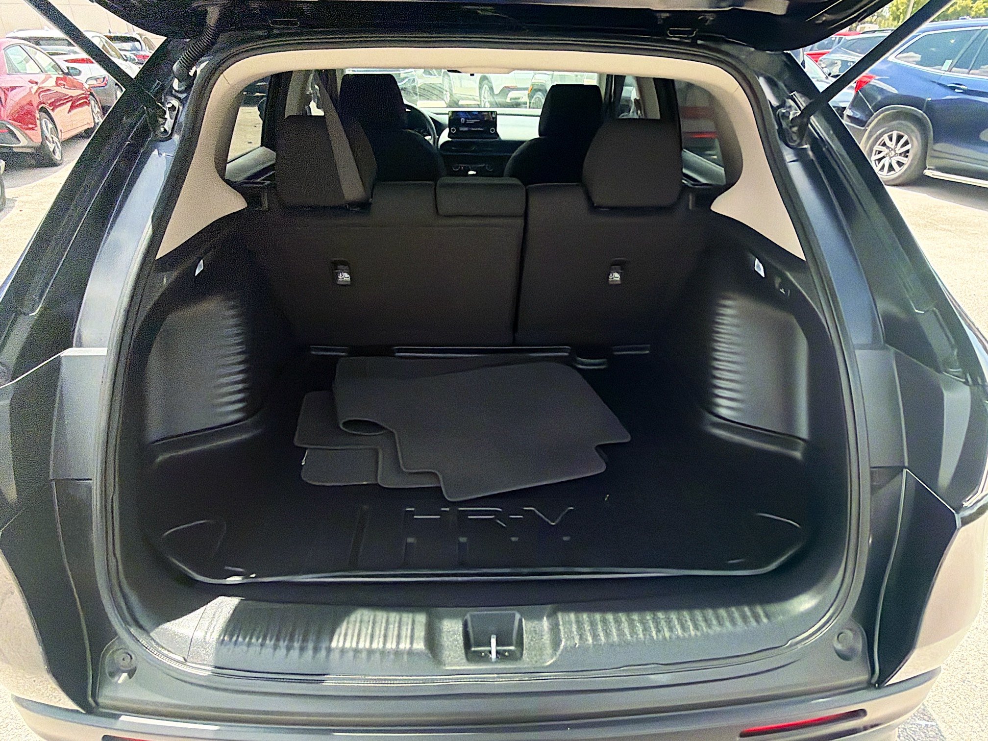Used 2024 Honda HR-V LX image 25