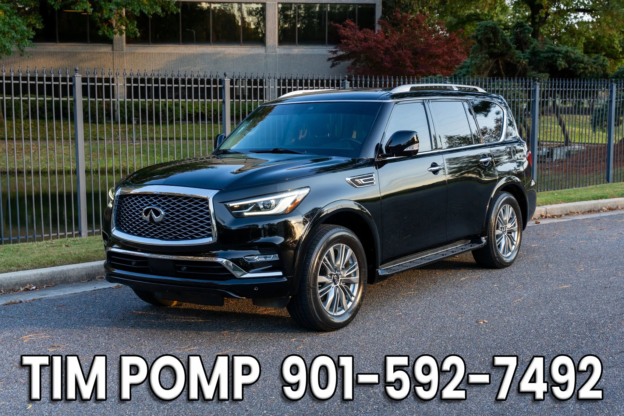 Used 2021 INFINITI QX80 Luxe w/ Cargo Package image 2