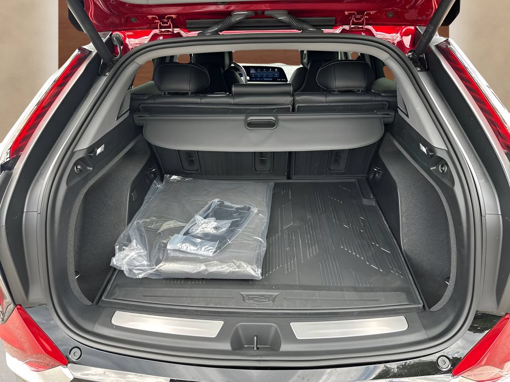 New 2026 Cadillac Optiq Luxury 2 w/ LPO, Floor Liner Package RWD image 38