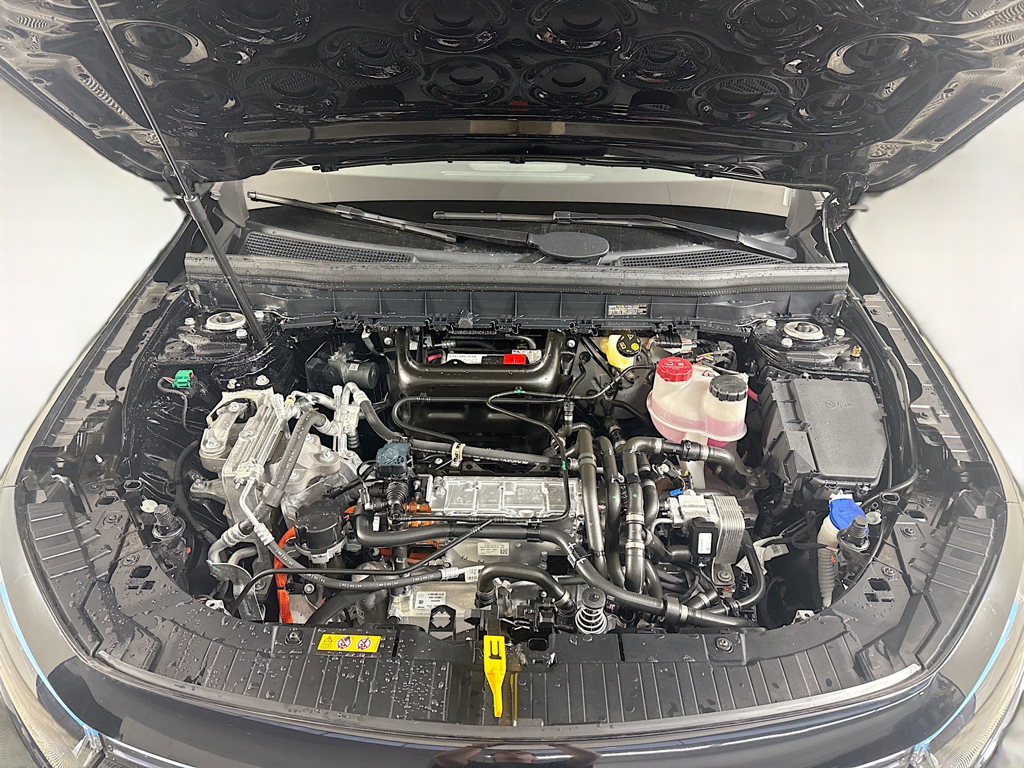 Used 2024 Mercedes-Benz EQB 300 4MATIC image 39