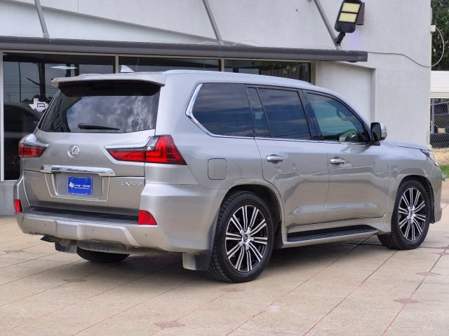 Used 2020 Lexus LX 570 4WD w/ Luxury Package image 6