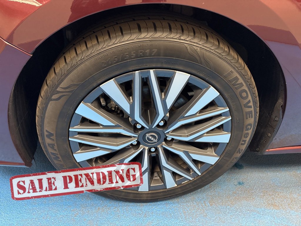 Used 2024 Nissan Altima 2.5 SV image 14