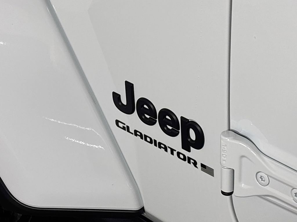 New 2025 Jeep Gladiator Willys image 24