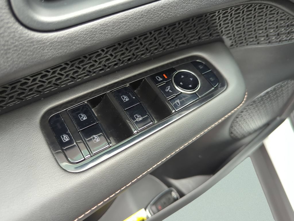 Certified 2024 Nissan Ariya FWD image 23