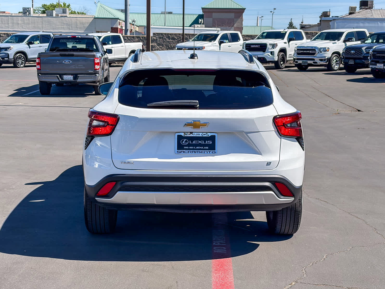 Used 2025 Chevrolet Trax LT FWD image 3
