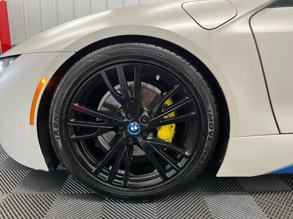 Used 2016 BMW i8 image 24