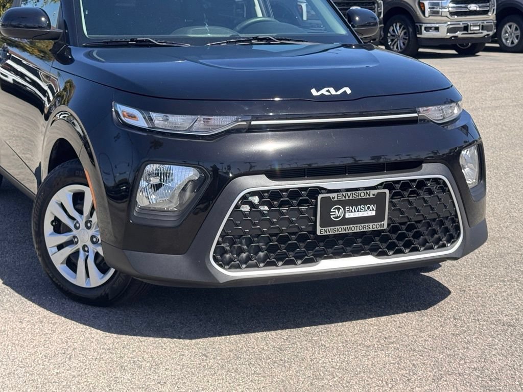 Used 2022 Kia Soul LX FWD image 3