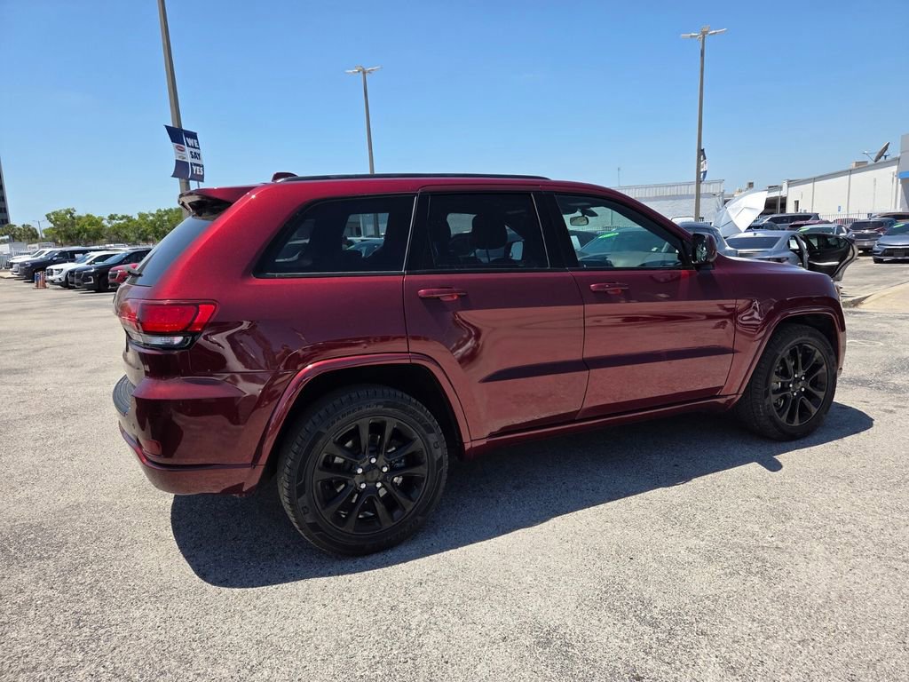 Used 2021 Jeep Grand Cherokee Laredo X RWD image 12