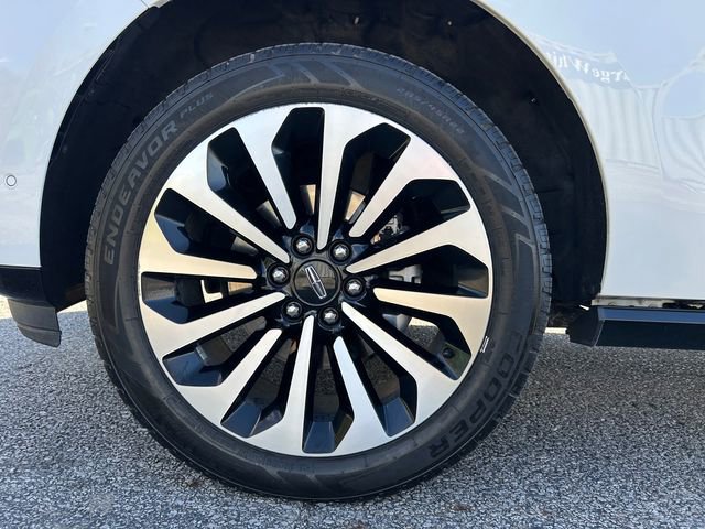 Used 2022 Lincoln Navigator Reserve image 10