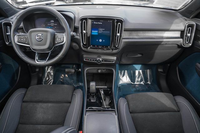 Used 2022 Volvo C40 P8 Recharge Ultimate image 21
