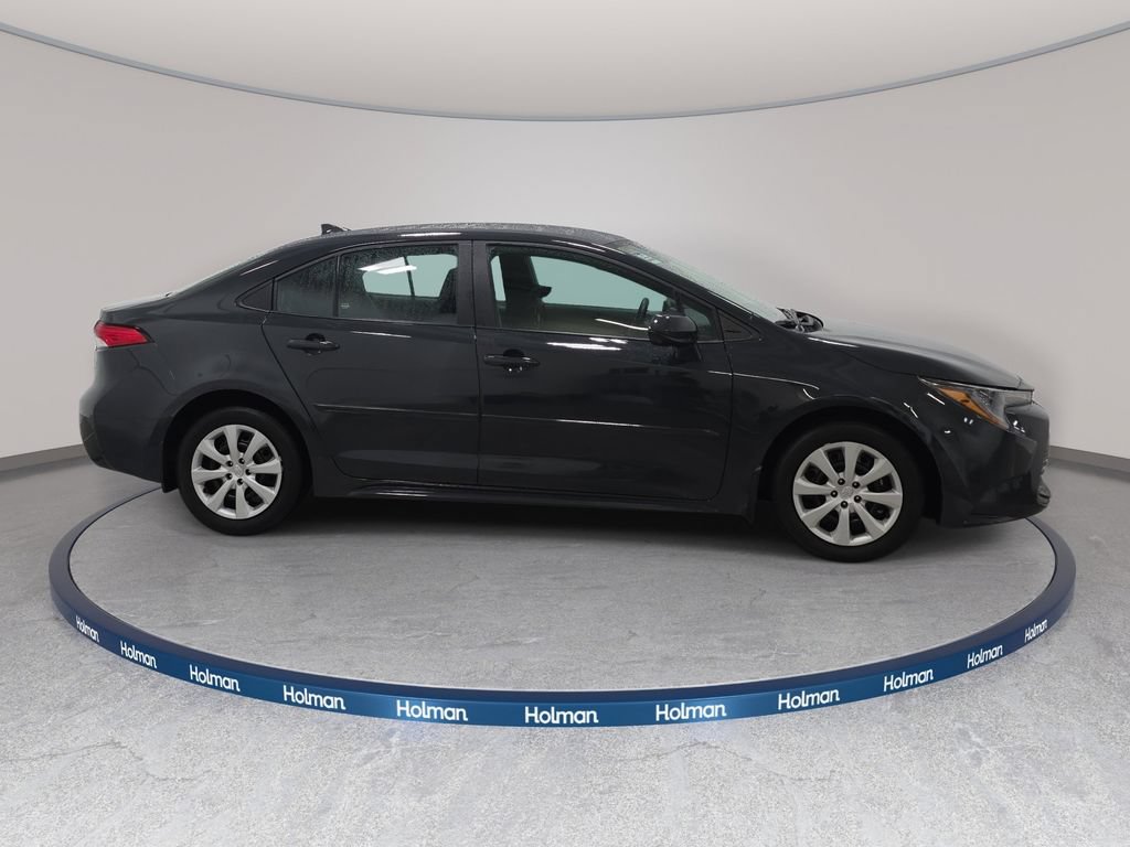 Used 2025 Toyota Corolla LE FWD image 5