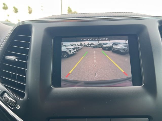 Used 2020 Jeep Cherokee Latitude Plus w/ Comfort/Convenience Group image 20