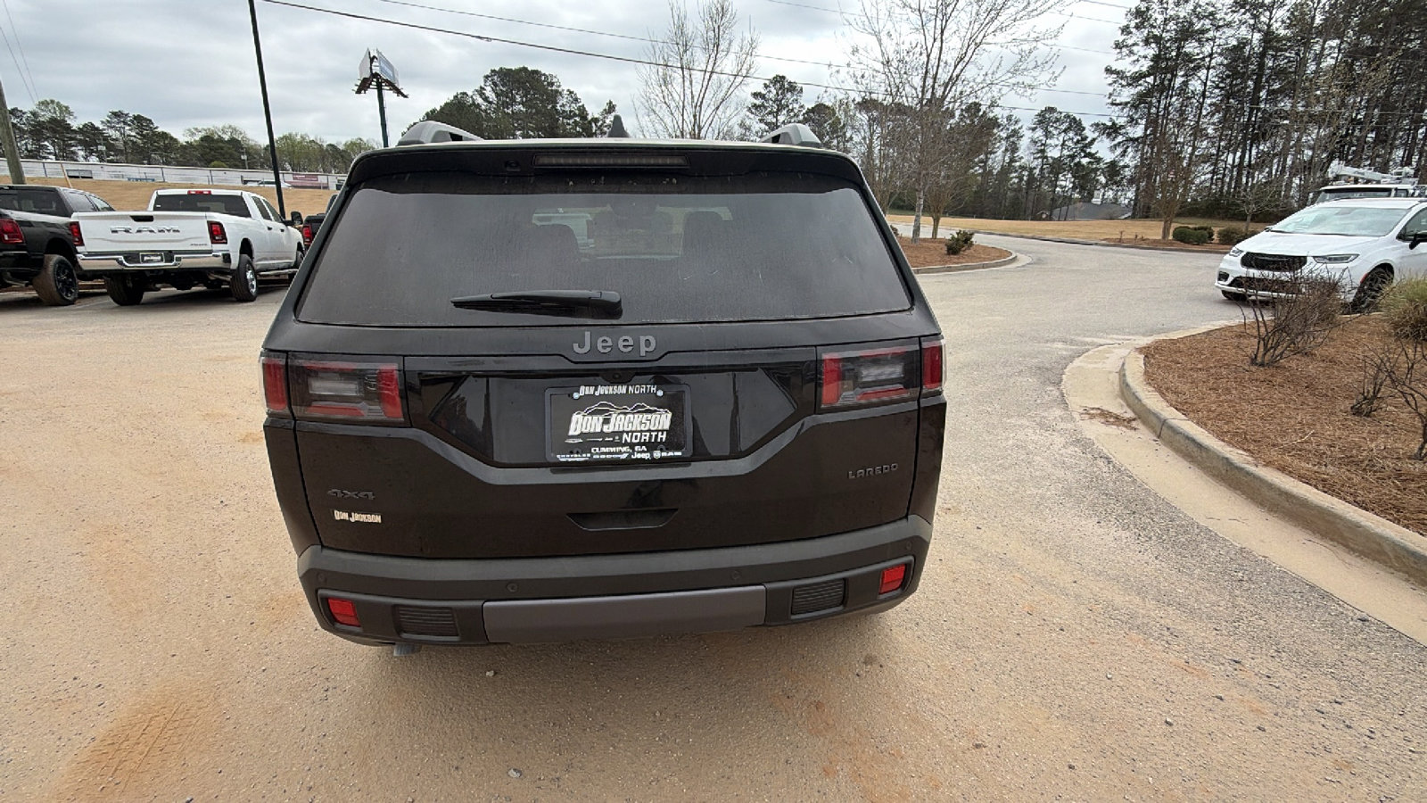 New 2026 Jeep Cherokee Laredo image 9