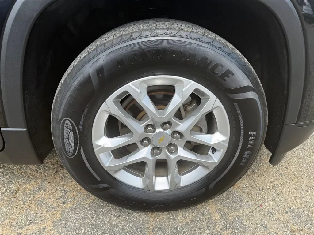 Used 2020 Chevrolet Traverse LS AWD/4WD image 41