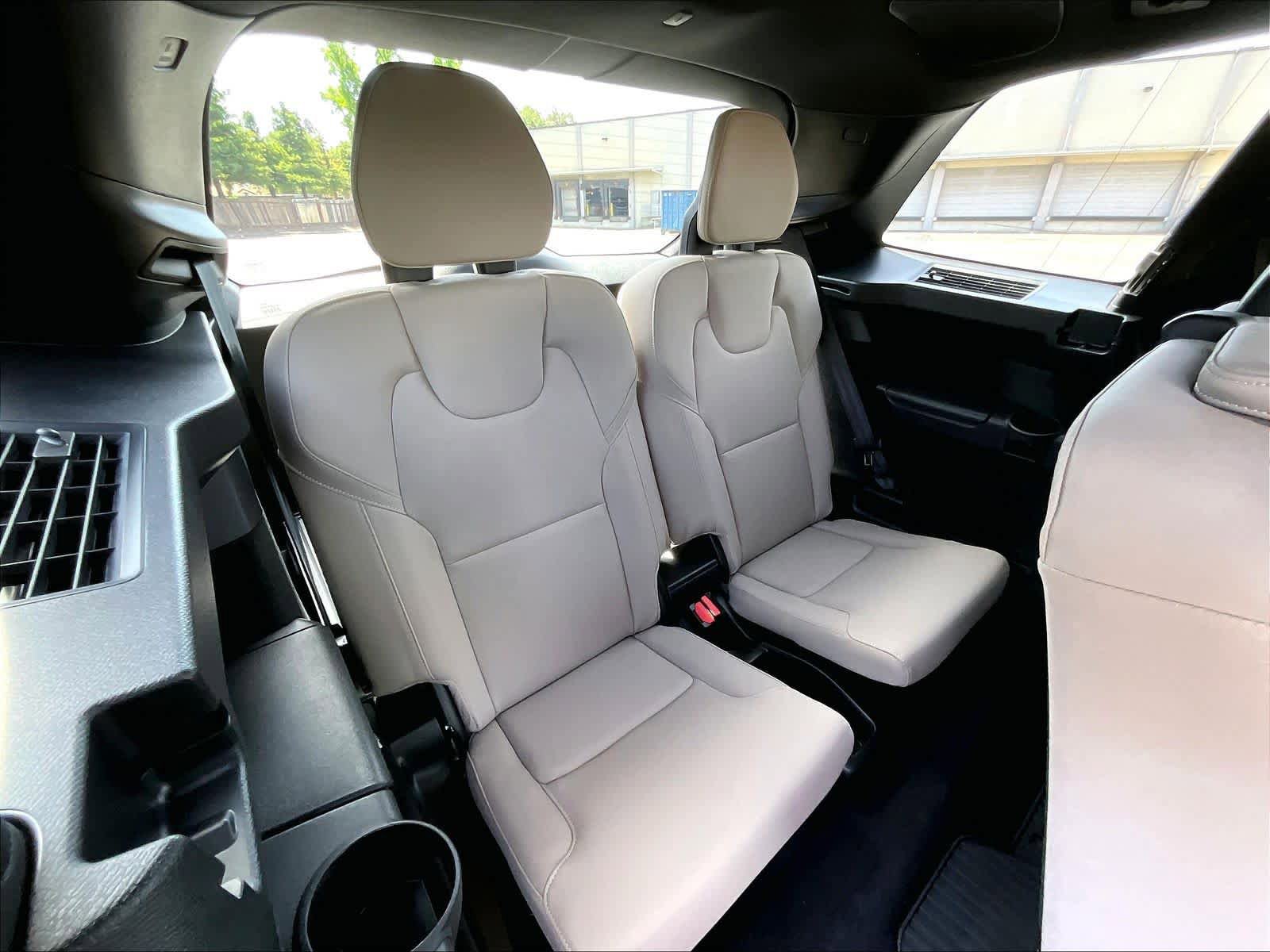 Used 2026 Volvo XC90 B6 Plus w/ Protection Package Premier AWD/4WD image 30