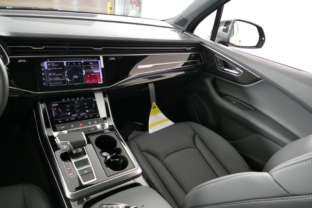 Used 2026 Audi Q7 2.0T Premium w/ Convenience Plus Package AWD/4WD image 14