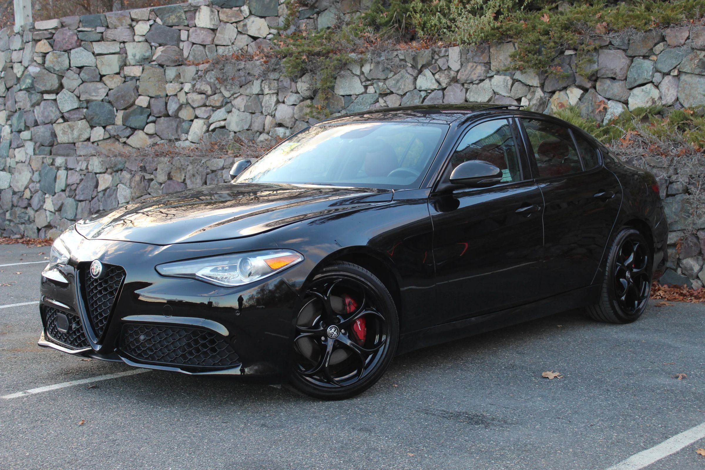 Used 2019 Alfa Romeo Giulia Ti Sport w/ Quick Order Package 22S Sport image 2