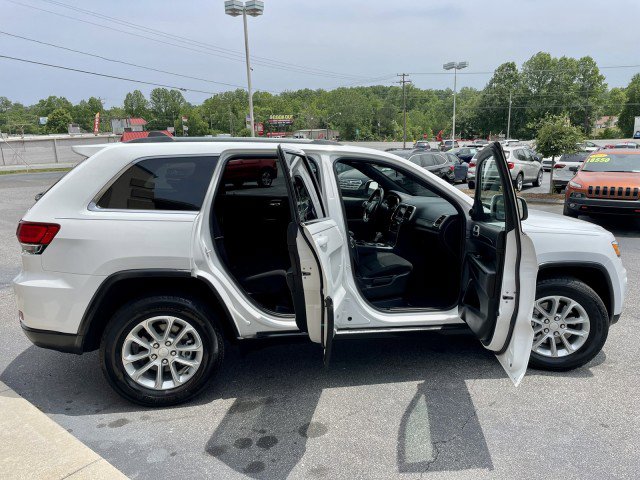 Used 2021 Jeep Grand Cherokee Laredo image 20