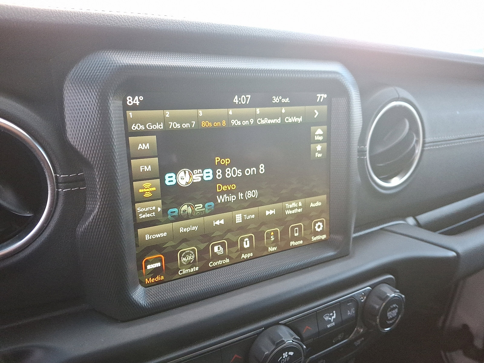 Used 2022 Jeep Gladiator Overland w/ Popular Equipment Package image 18